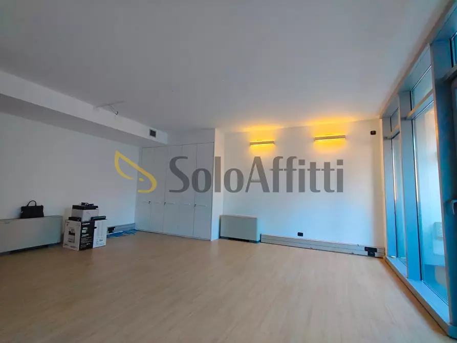 Immagine 8 di Ufficio in affitto  a Gallarate
