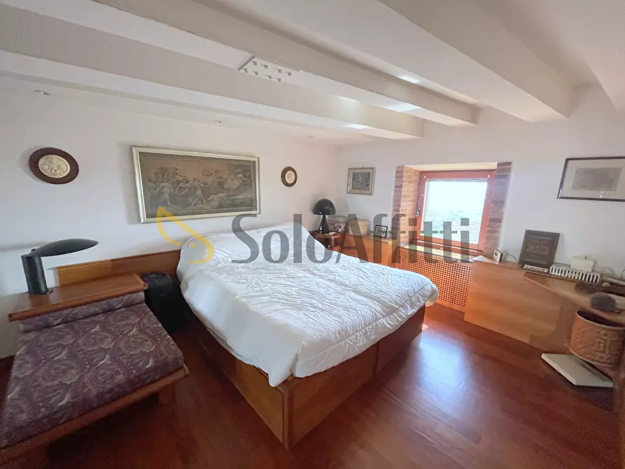 Immagine 9 di Trilocale in affitto  a Osimo