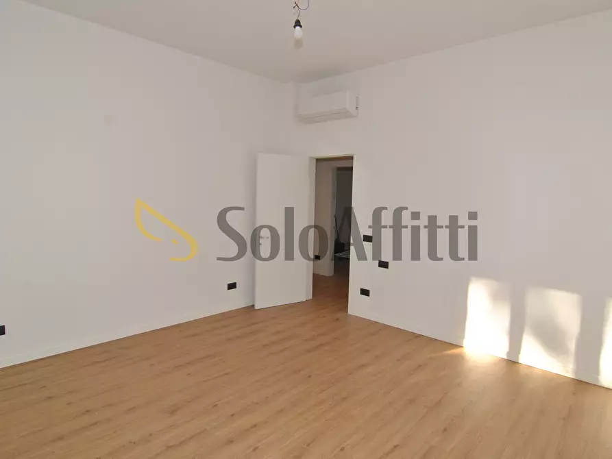 Immagine 21 di Appartamento in affitto  in Piazza delle Carrozze 29 a Livorno