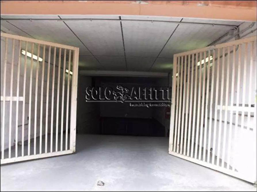 Immagine 5 di Garage in affitto  in via del Casaletto 140 a Roma
