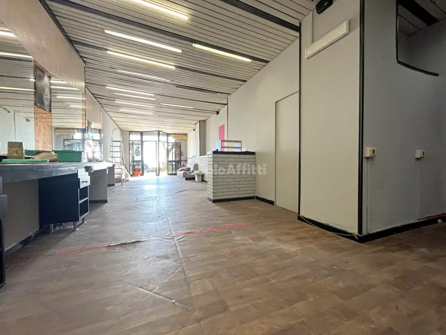 Immagine 9 di Locale commerciale in affitto  in Via Lungomare Stefano Pugliese 4747 a Catanzaro