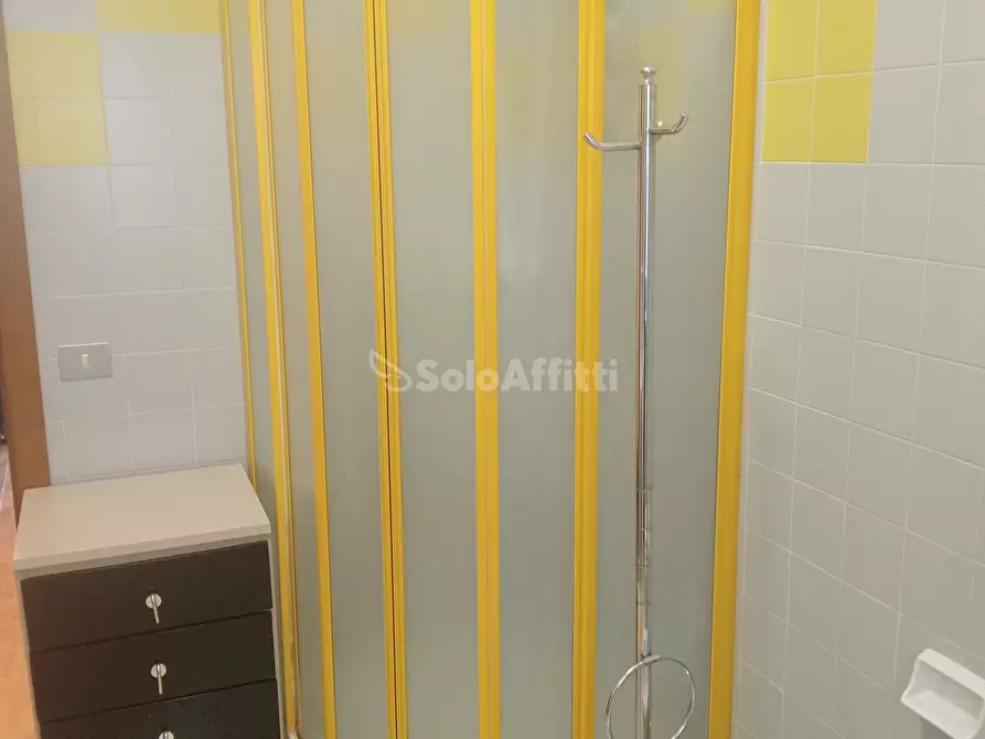 Immagine 11 di Bilocale in affitto  a Falconara Marittima