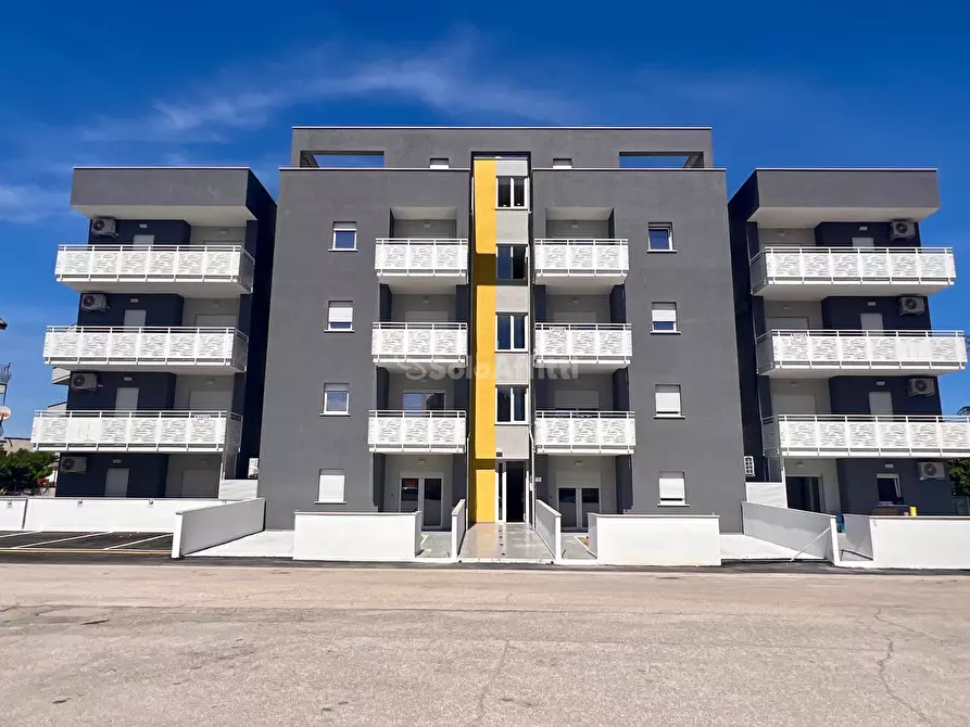 Immagine 1 di Bilocale in affitto  in Via Carlo Pisacane 4 a Alba Adriatica