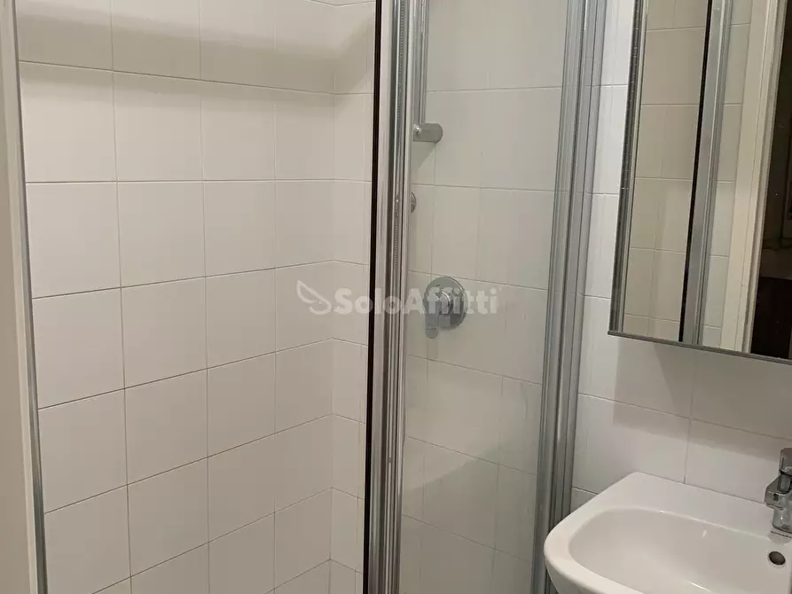 Immagine 16 di Bilocale in affitto  a Catania