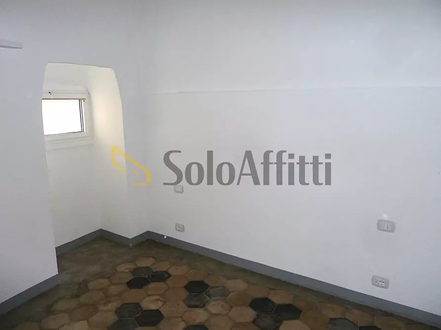 Immagine 17 di Trilocale in affitto  in Piazza Dante Alighieri 4 a Bordighera