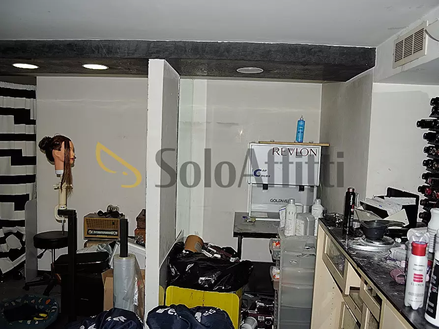 Immagine 15 di Locale commerciale in affitto  in Via Vittorio Asinari di Bernezzo 33d a Torino