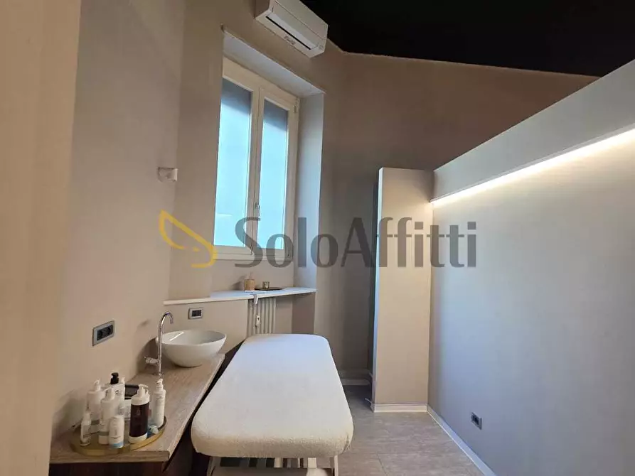 Immagine 7 di Attività commerciale in affitto  in Corso Re Umberto 46 a Torino