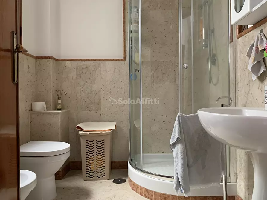 Immagine 12 di Stanza singola in affitto  a Catanzaro