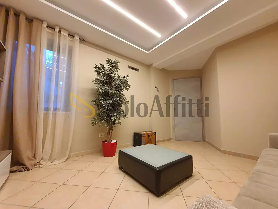 Immagine 10 di Trilocale in affitto  in Viale Fiume Mesima 39 a Catanzaro