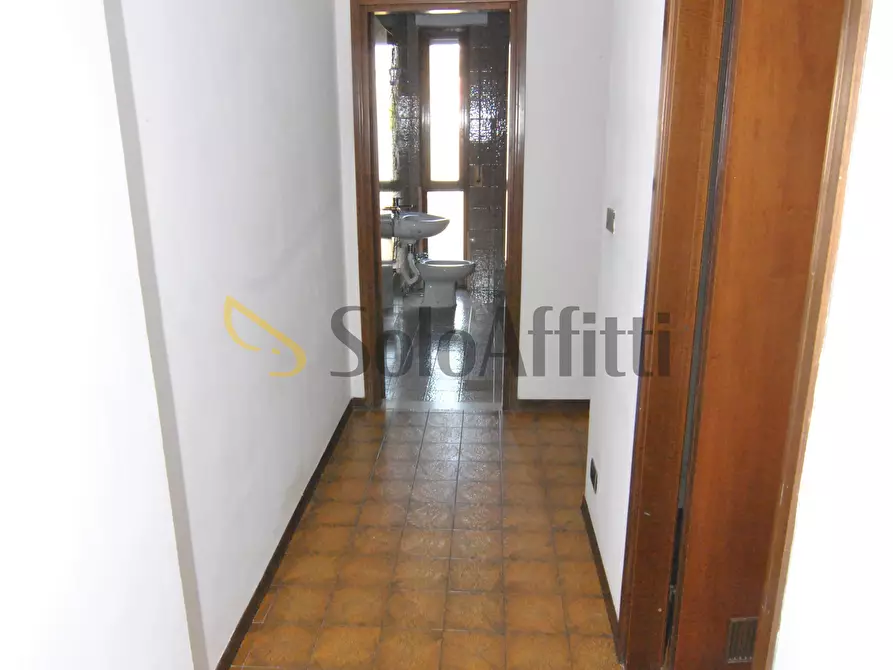 Immagine 9 di Quadrilocale in affitto  in Viale Francesco Petrarca 113 a Livorno