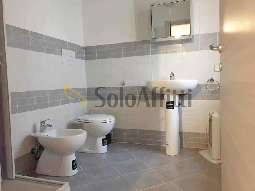 Immagine 14 di Pentalocale in affitto  a Catanzaro