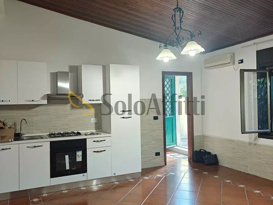 Immagine 1 di Bilocale in affitto  in Via Principi di Riggio 1A a Aci Castello