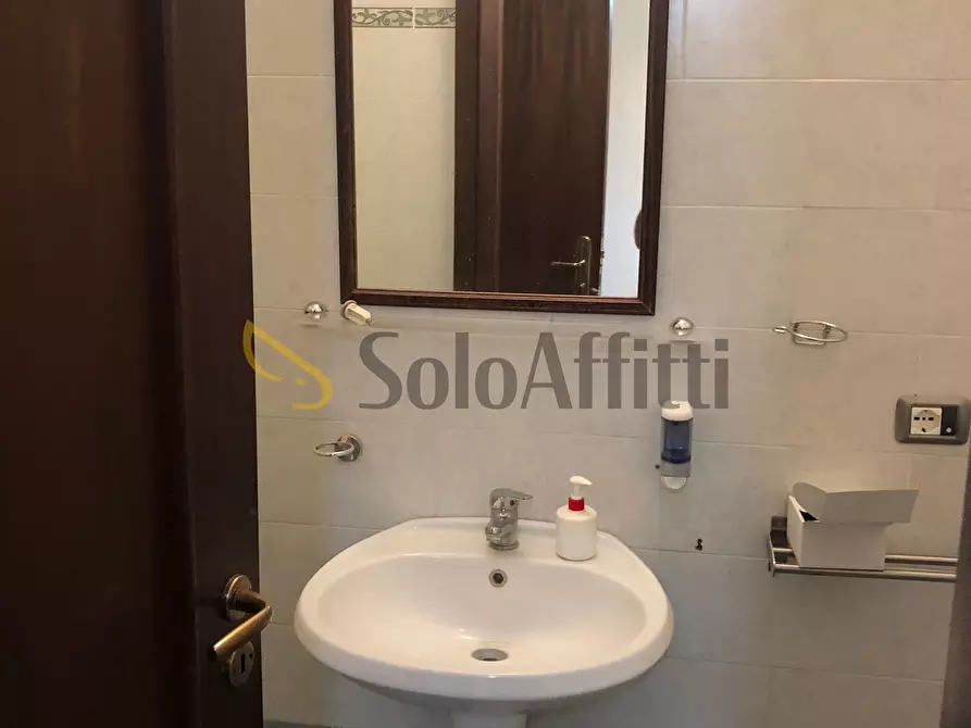 Immagine 6 di Bilocale in affitto  a Catania