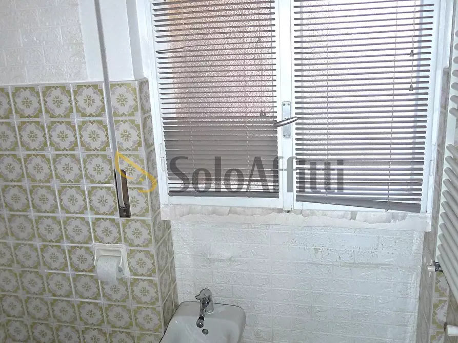 Immagine 16 di Trilocale in affitto  a San Remo