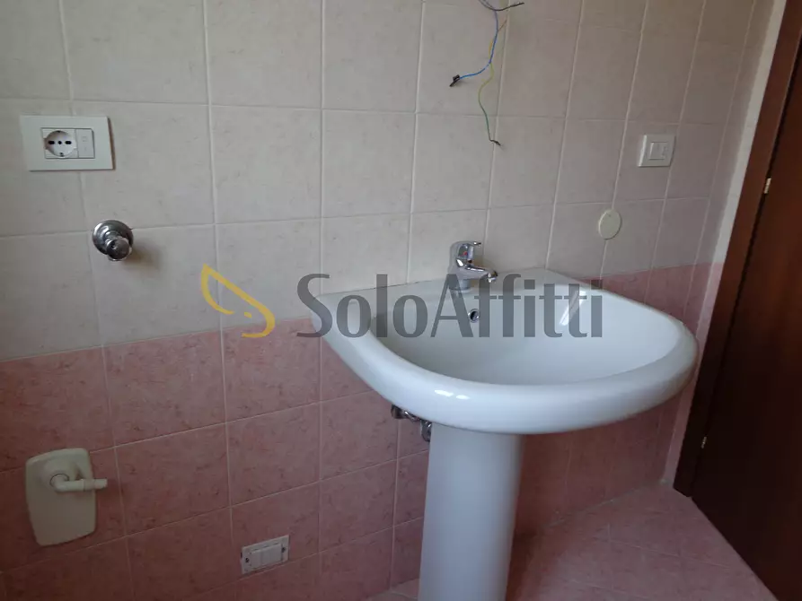 Immagine 30 di Trilocale in affitto  in Via A. Vespucci 7 a Solaro