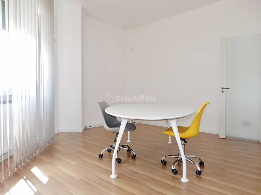 Immagine 3 di Ufficio in affitto  a Catanzaro