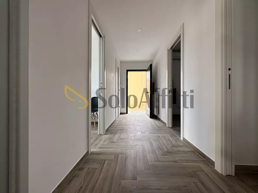 Immagine 15 di Ufficio in affitto  a Catanzaro