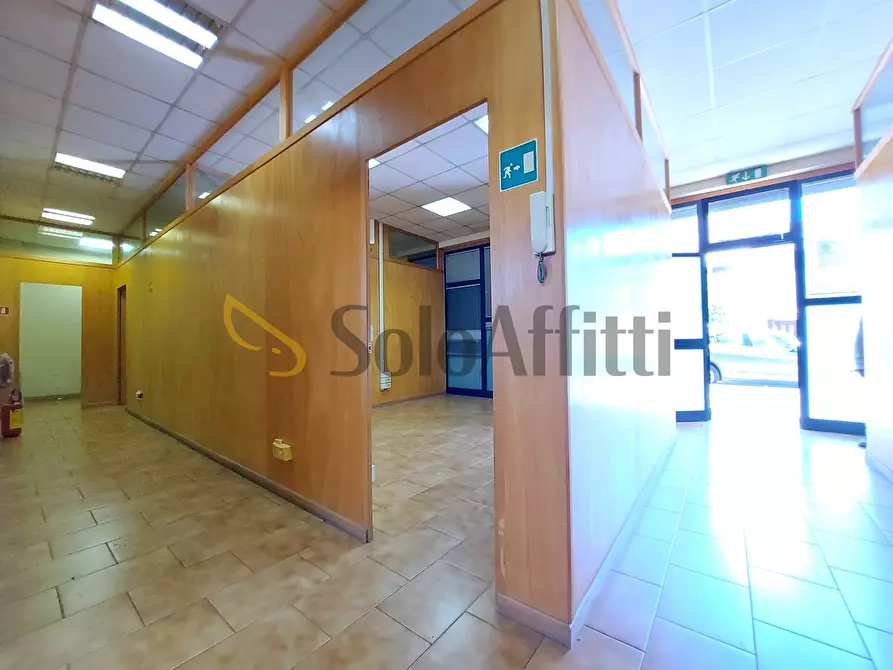 Immagine 3 di Locale commerciale in affitto  in Via del Tempio della Fortuna a Fiumicino