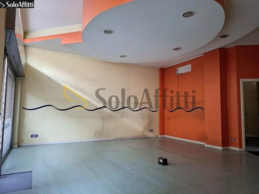 Immagine 11 di Locale commerciale in affitto  in Via Antonio Origo 28 a Lissone