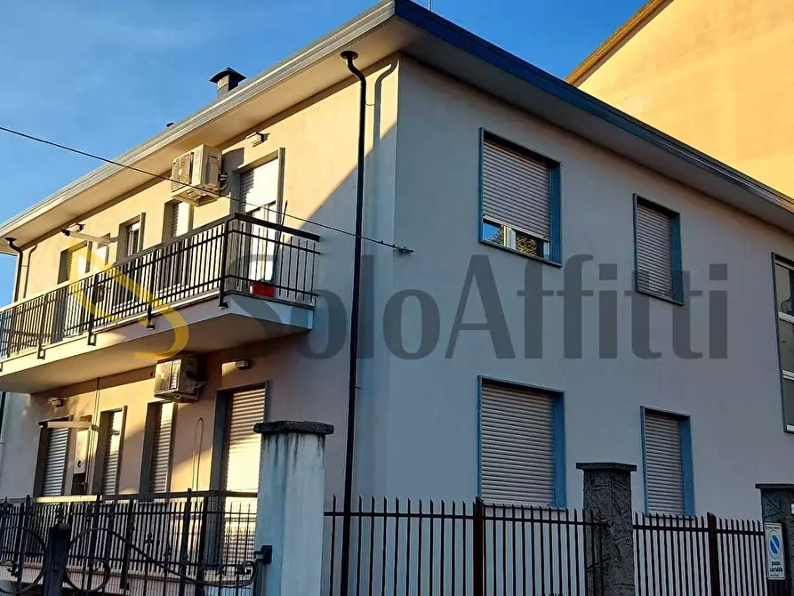 Immagine 14 di Bilocale in affitto  in via Trieste a Beinasco