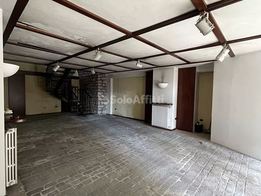 Immagine 3 di Locale commerciale in affitto  in Via Nicola Vaccaro a Potenza