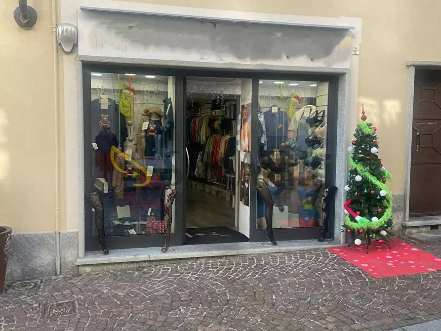 Immagine 11 di Locale commerciale in affitto  in Via Fratelli Piol 30 a Rivoli