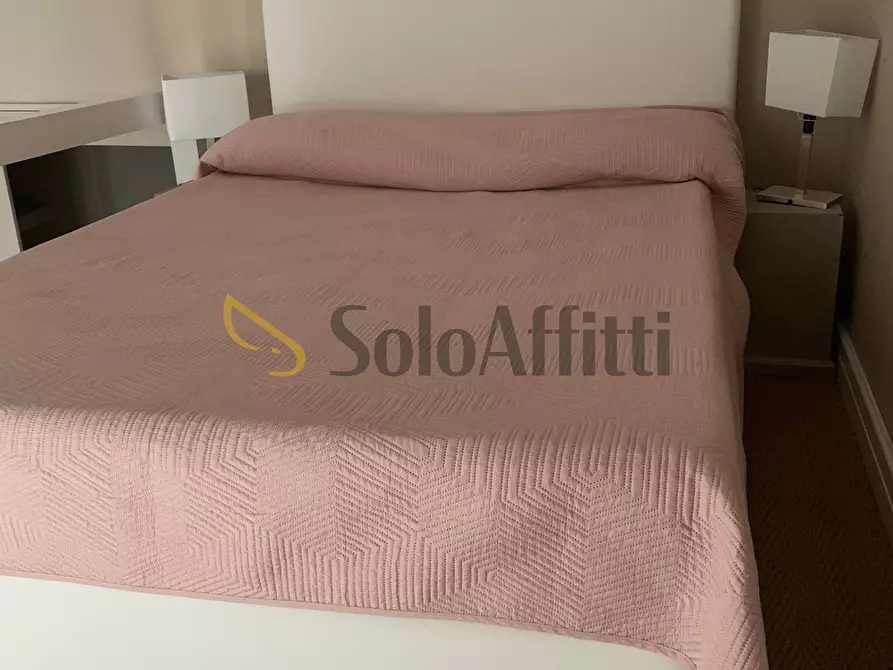 Immagine 21 di Bilocale in affitto  in Piazza Vincenzo Bellini a Catania