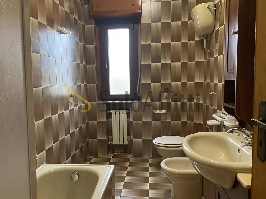 Immagine 12 di Stanza singola in affitto  a Catanzaro