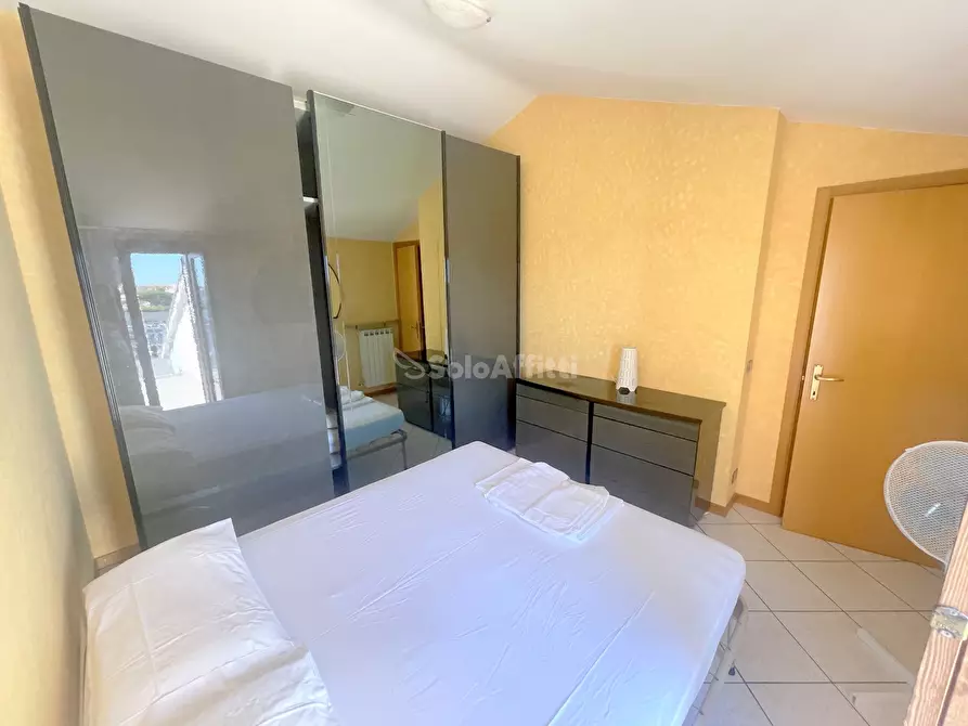 Immagine 14 di Trilocale in affitto  a Numana