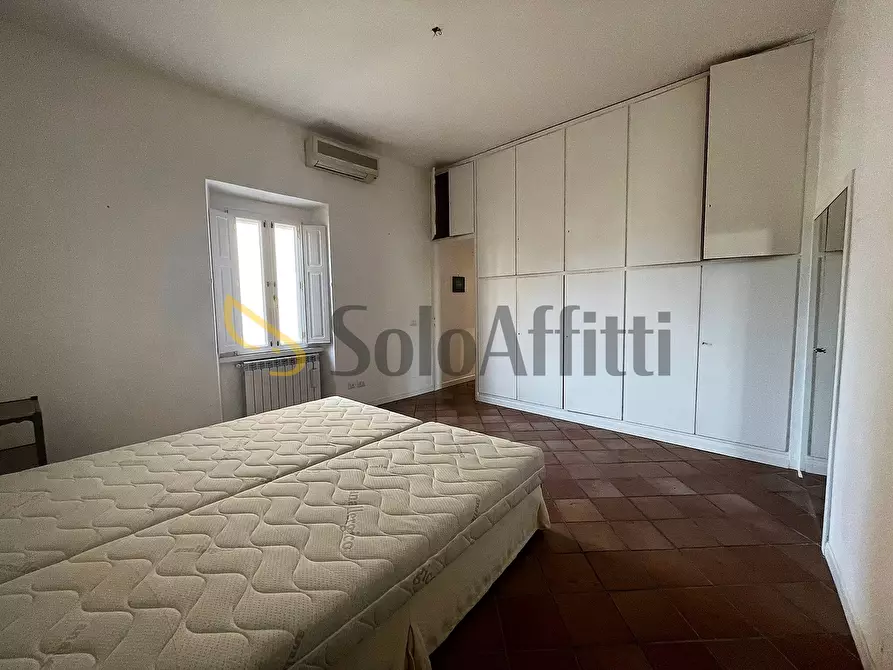 Immagine 18 di Quadrilocale in affitto  in via della Panetteria 45 a Roma