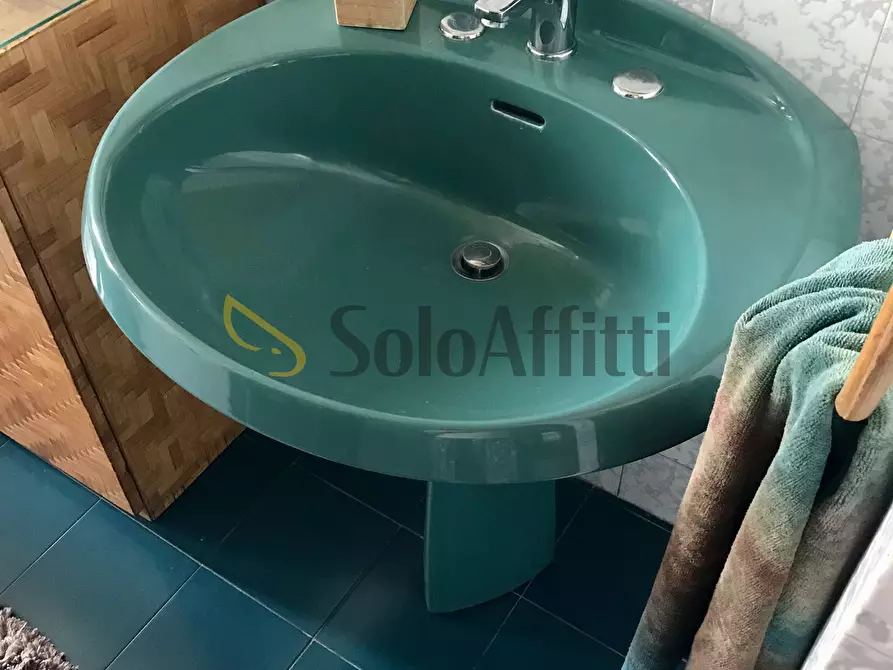 Immagine 14 di Quadrilocale in affitto  in Piazza del Monastero 10 a Torino