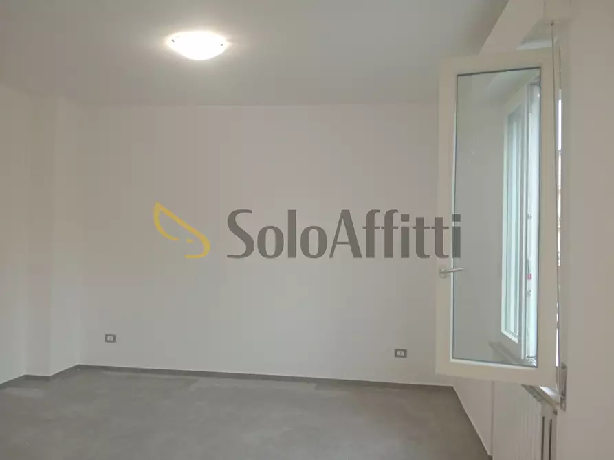 Immagine 12 di Trilocale in affitto  a Falconara Marittima