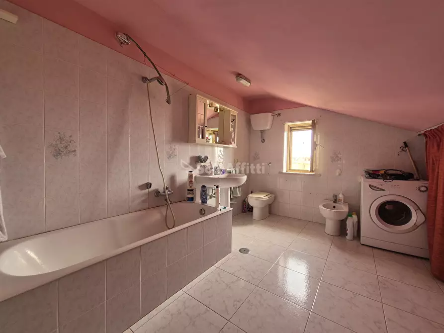 Immagine 6 di Bilocale in affitto  in Via Melito Porto Salvo 70 a Catanzaro