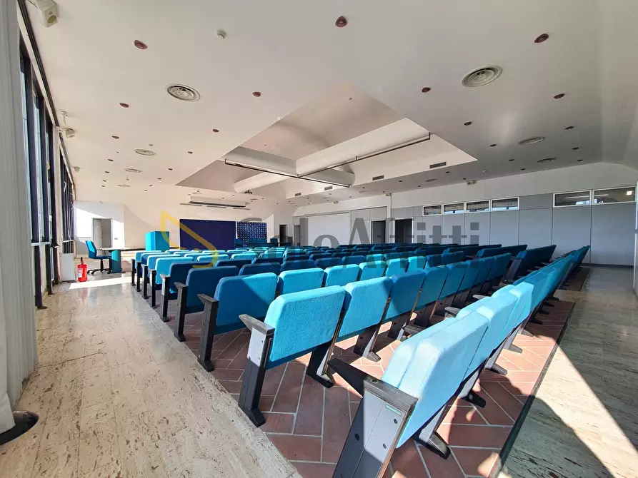 Immagine 3 di Ufficio in affitto  a Catanzaro