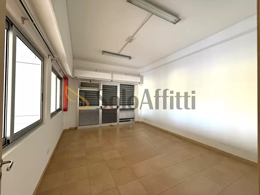 Immagine 6 di Capannone industriale in affitto  in Via Milazzo 34 a Catanzaro