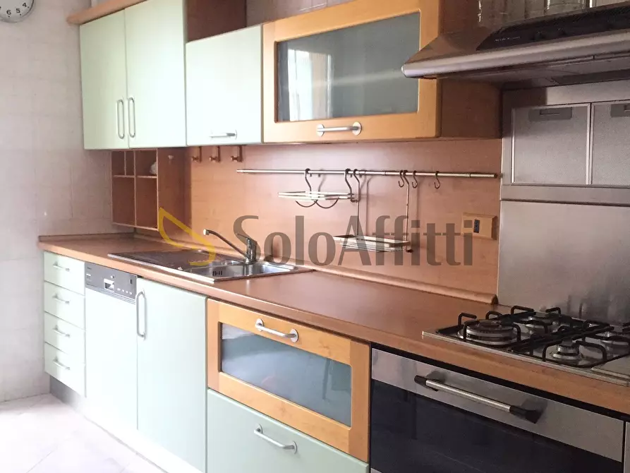 Immagine 4 di Quadrilocale in affitto  a Cagliari