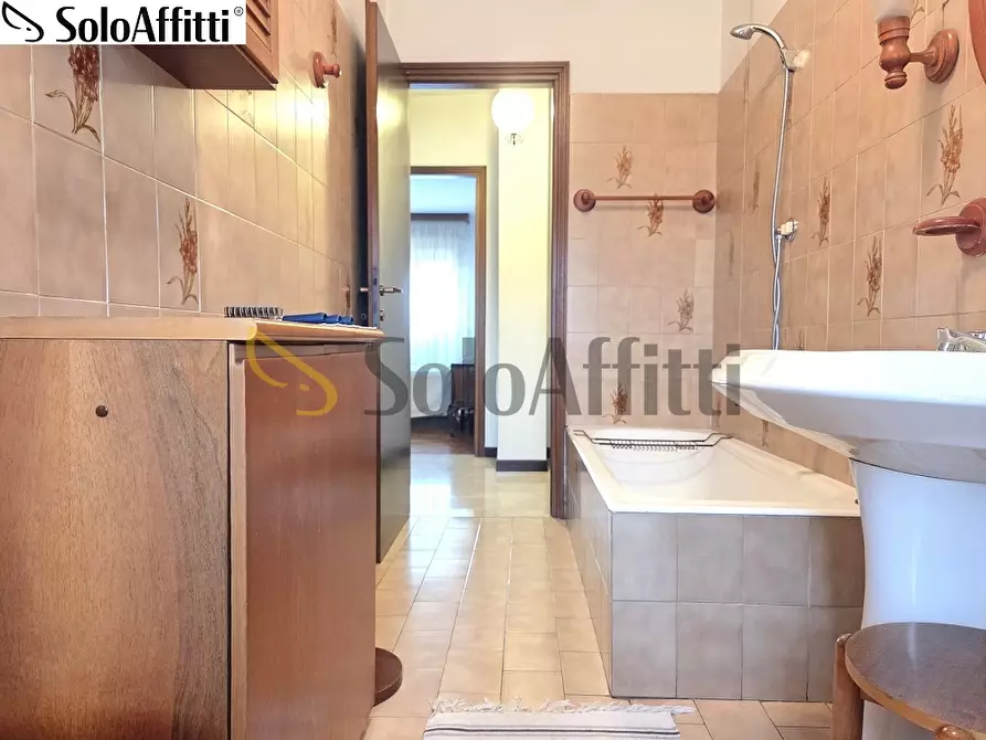Immagine 8 di Trilocale in affitto  in Via Empoli 5 a Milano
