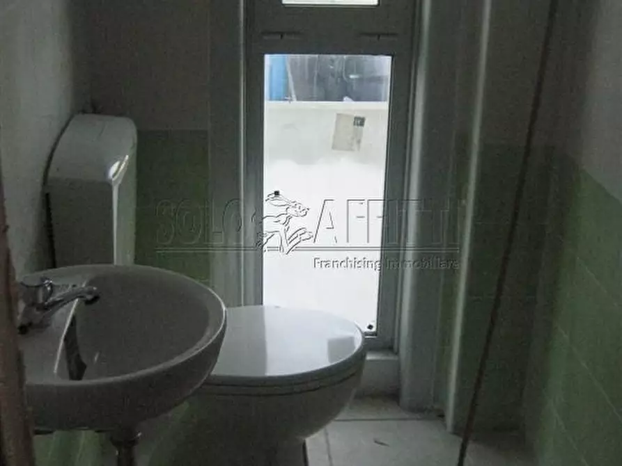 Immagine 10 di Ufficio in affitto  in VIA DELLE CATERATTE 25 a Livorno