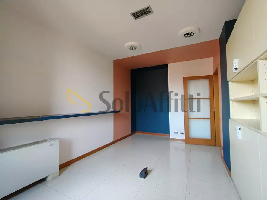 Immagine 9 di Ufficio in affitto  a Gallarate