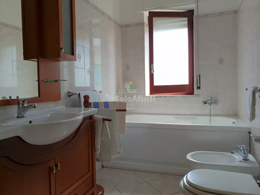 Immagine 10 di Stanza singola in affitto  a Catanzaro