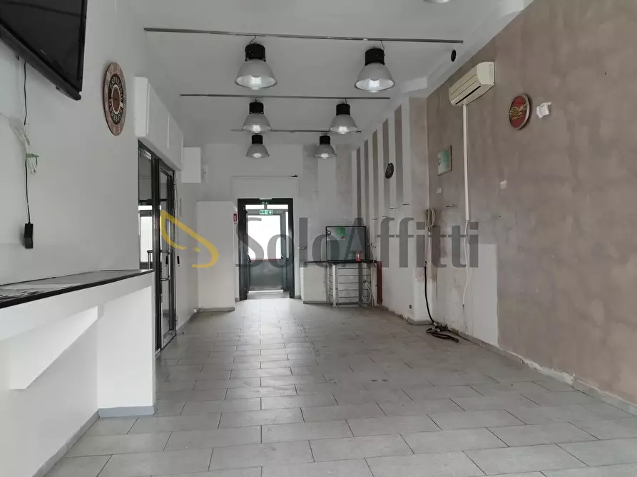 Immagine 1 di Locale commerciale in affitto  in Strada Piossasco 20 a Orbassano