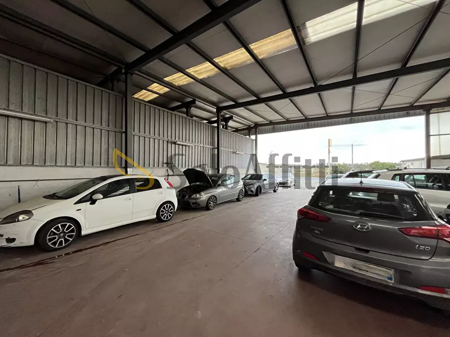 Immagine 9 di Capannone industriale in affitto  in Strada Statale 106 Jonica 7 a Catanzaro