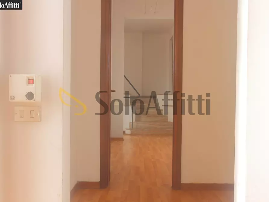 Immagine 6 di Ufficio in affitto  in VIA BORSA 10 a Monza