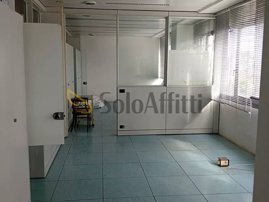 Immagine 7 di Ufficio in affitto  a Montemarciano