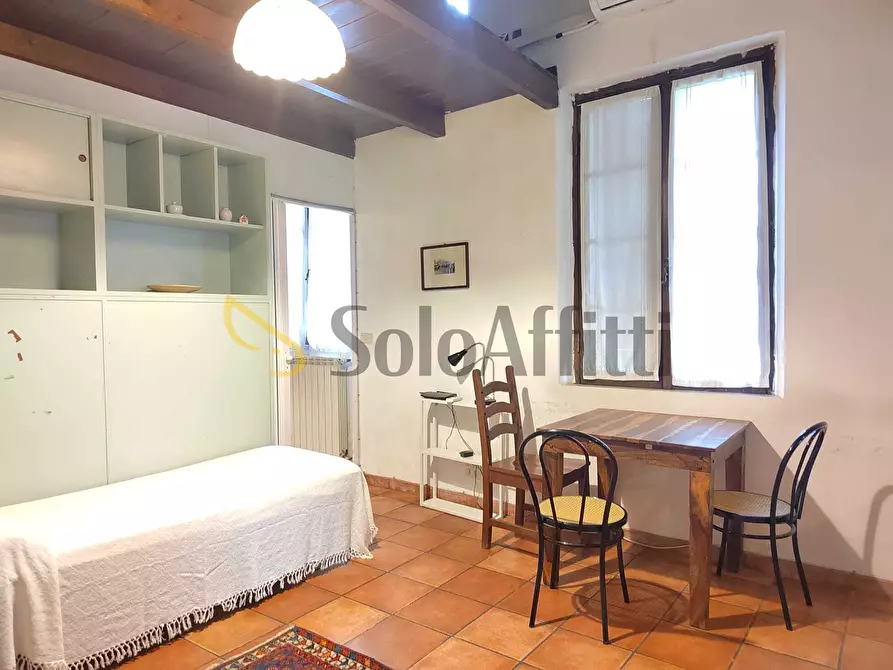 Immagine 1 di Bilocale in affitto  in Via dei Gonzaga a Roma