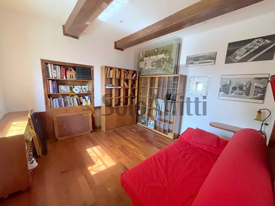 Immagine 10 di Trilocale in affitto  a Osimo