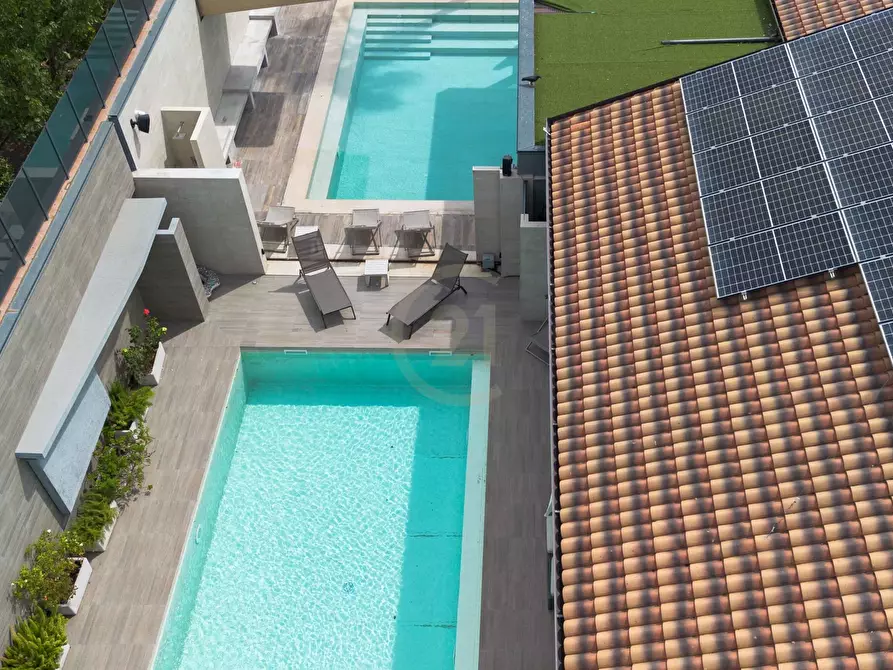 Immagine 21 di Villa in vendita  a Mascalucia