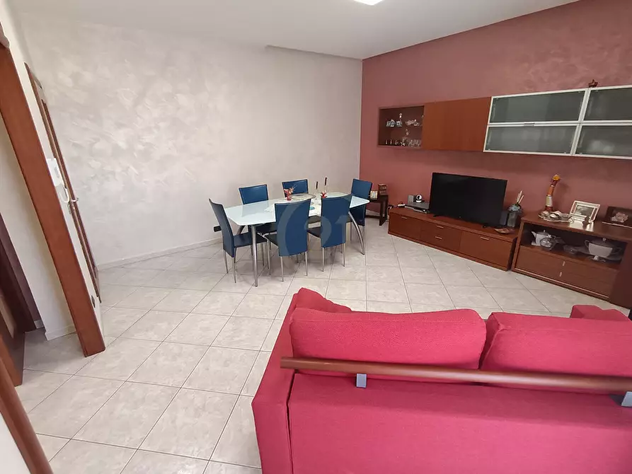 Immagine 15 di Appartamento in vendita  in Via Texas 13 a Biancavilla