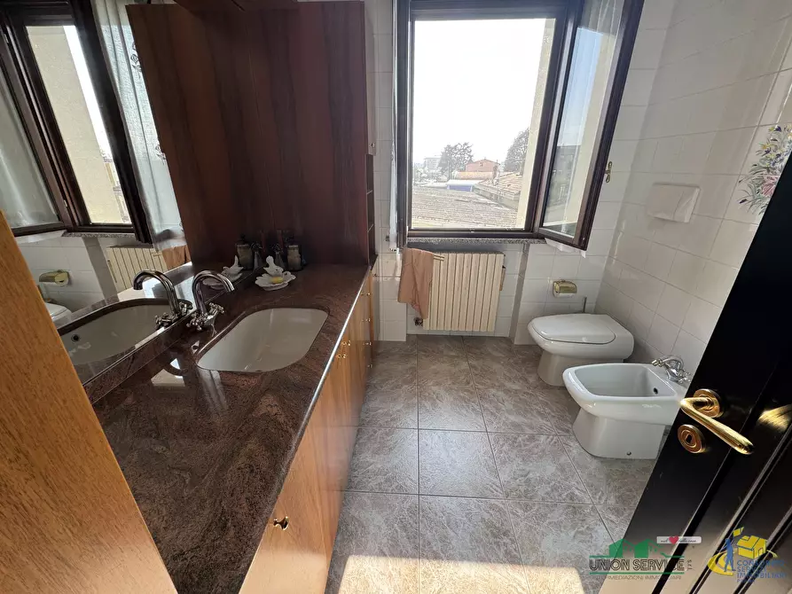 Immagine 16 di Attività artigianale in vendita  in Strada Martinella a Parma