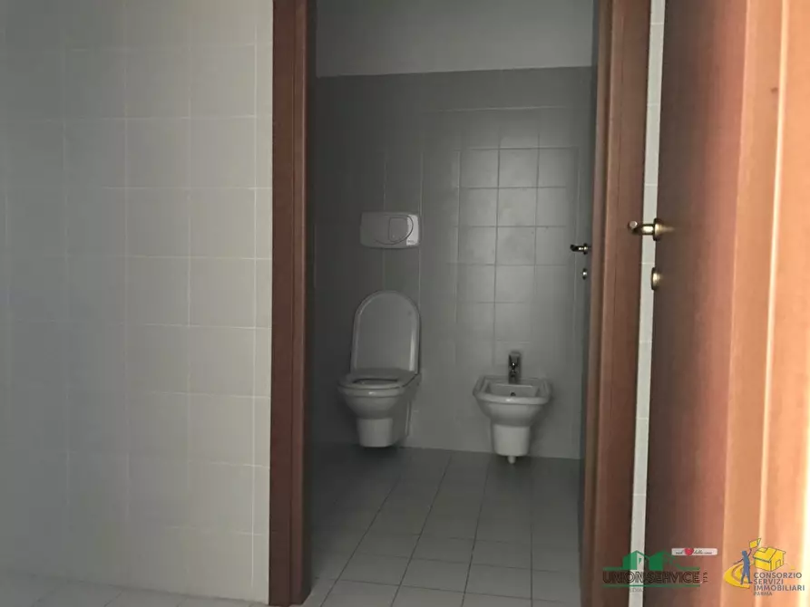 Immagine 8 di Locale commerciale in vendita  in via del giardinetto 6/d a Collecchio